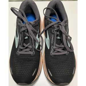 Brooks Ghost 14 running shoes in black and pink. Size 9(W).